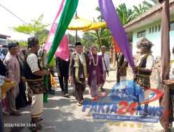 Ribuan Warga Meriahkan Arak-Arakan Tradisi Ngunjung Sedekah Bumi di Sirnabaya Cirebon ‎